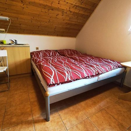 Vinarstvi Ehrlich Apartman Milotice Kültér fotó