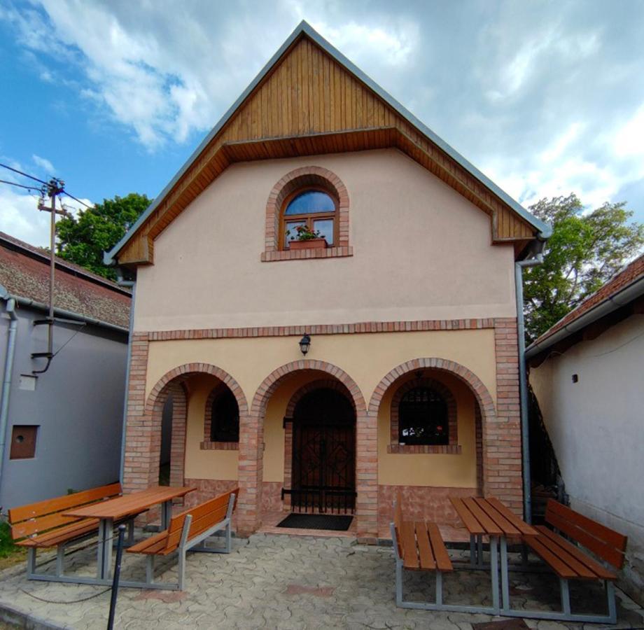 Vinarstvi Ehrlich Apartman Milotice Kültér fotó
